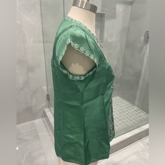 BCBGMAXAZRIA GREEN SILK TOP SIZE SMALL - Picture 15 of 16